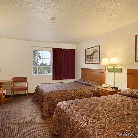 Wamego Inn And Suites Habitación foto